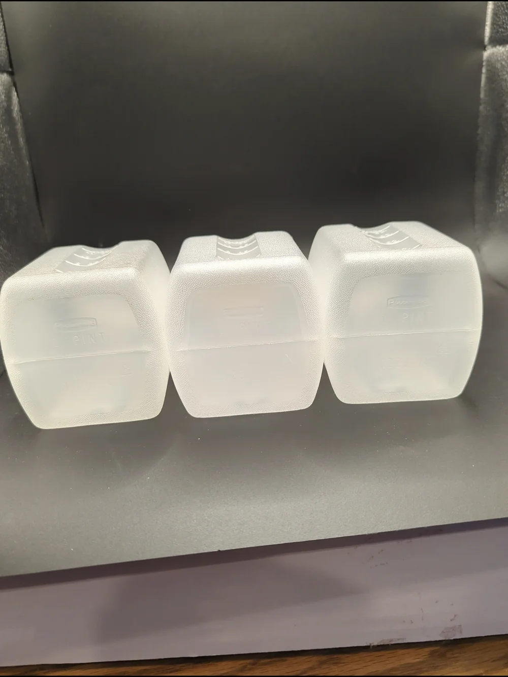 Lot of 3 - Rubbermaid One Pint 0229 Drink Bottles Servin Saver Flip Top Lids 246